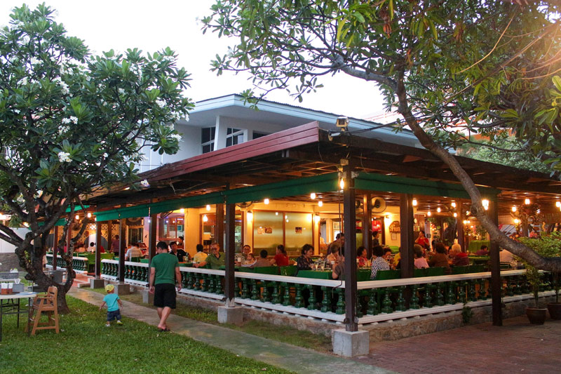Sailom's beachfront restaurant gallery